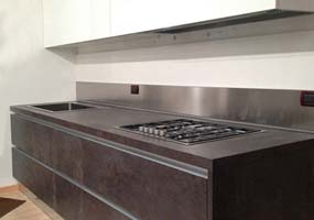 Top cucina in Laminam oxide nero