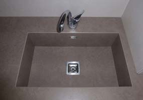 Vasca integrata in Laminam Fokos terra