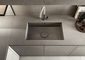Top e rivestimento in laminam calce tortora